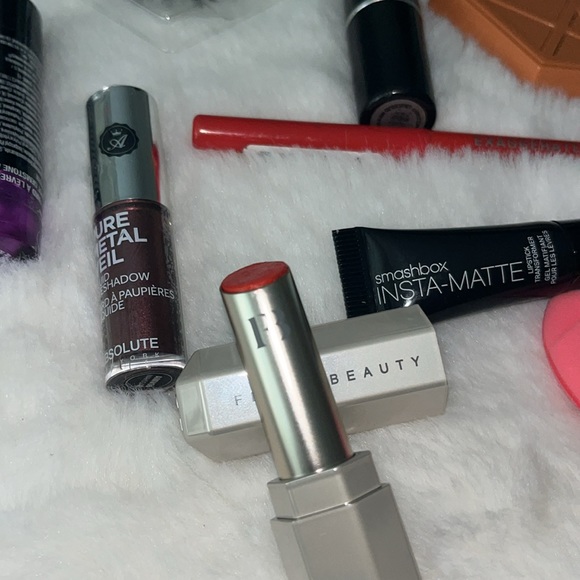 Makeup and skincare bundle - Picture 6 of 8